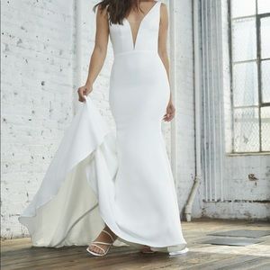 Kelly Faetanini - Ayah wedding dress